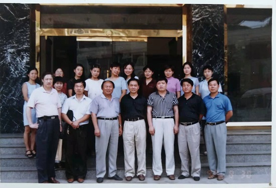 1997年，，，恢复谋划，，，更名为“陕西省地产开发效劳总公司”.jpg