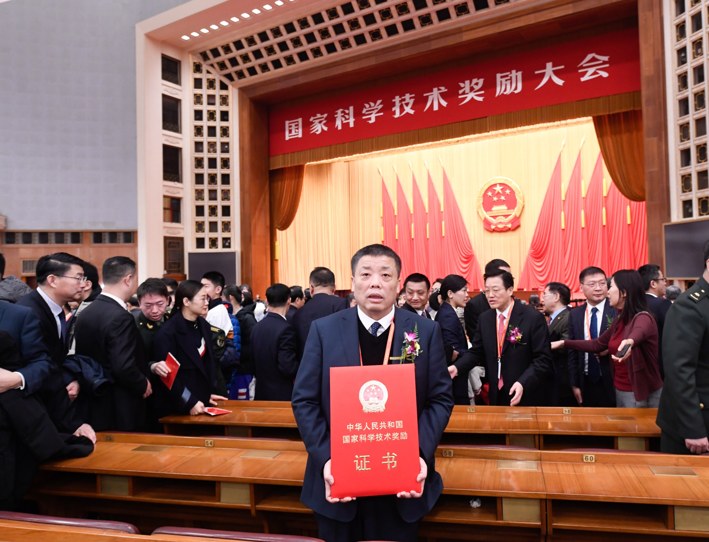 2019年，，，荣获国家科学手艺前进奖二等奖.jpg