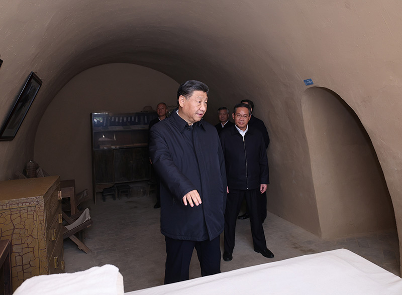 习近平瞻仰延安革命纪念地：弘扬伟大建党精神和延安精神 为实现党的二十大提出的目的使命而团结斗争 -  尊龙凯时