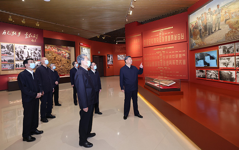 习近平瞻仰延安革命纪念地：弘扬伟大建党精神和延安精神 为实现党的二十大提出的目的使命而团结斗争 -  尊龙凯时